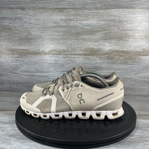 On Running Women’s Cloud 5 Running Athletic Shoes Size 6.5 - Picture 1 of 10